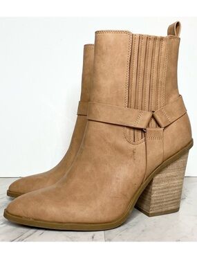 DV by Dolce Vita Nilano Light Brown Harness Heeled Bootie 9 1/2